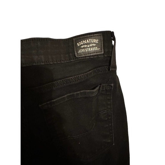 Levi’s Mid Rise Skinny Jeans - Picture 3 of 5